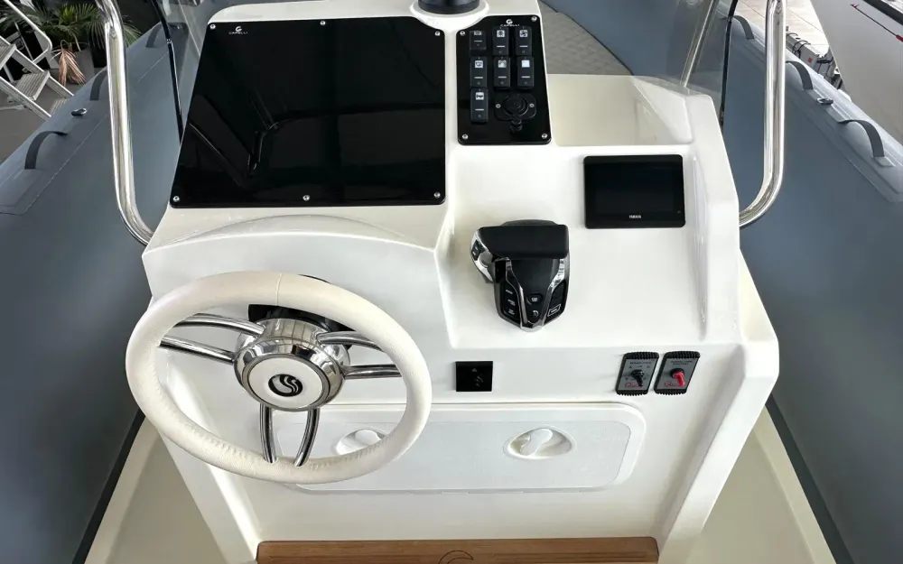 slider 8 Capelli Tempest 775