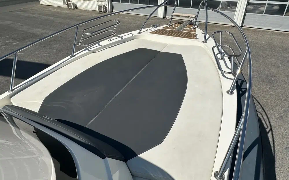 slider 4 Capelli Tempest 900