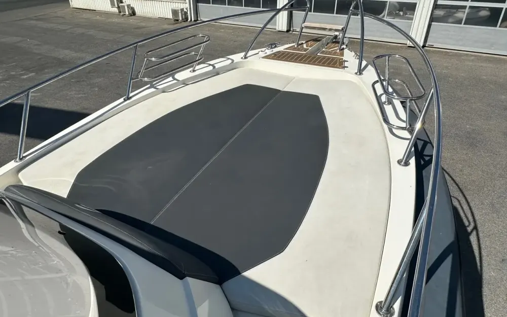 slider 4 Capelli Tempest 900 WA