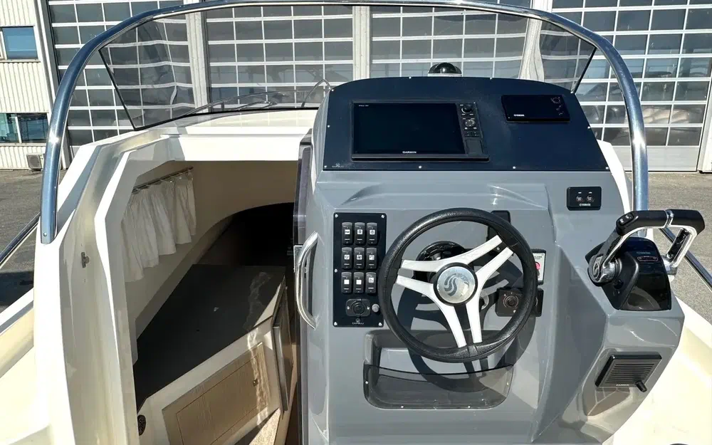 slider 6 Capelli Tempest 900