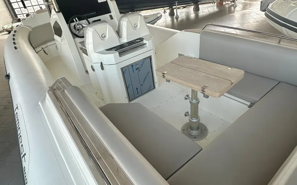 slider 10 Capelli Tempest 900