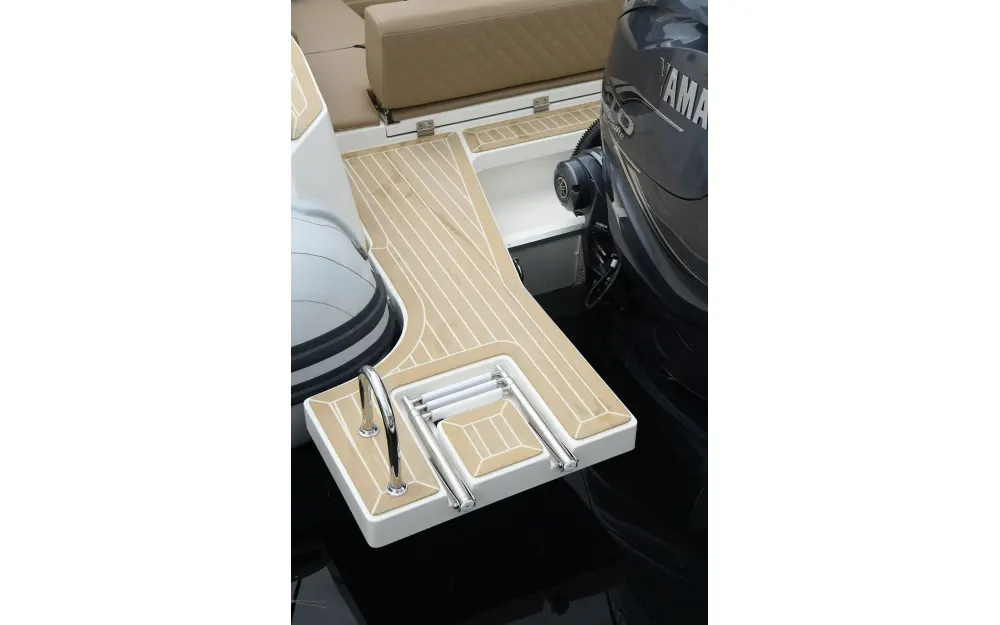 slider 11 Capelli Tempest 900 Open