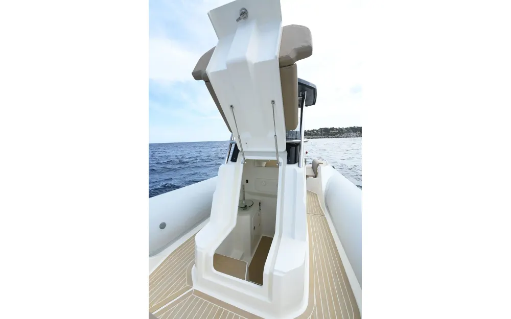 slider 6 Capelli Tempest 900 Open