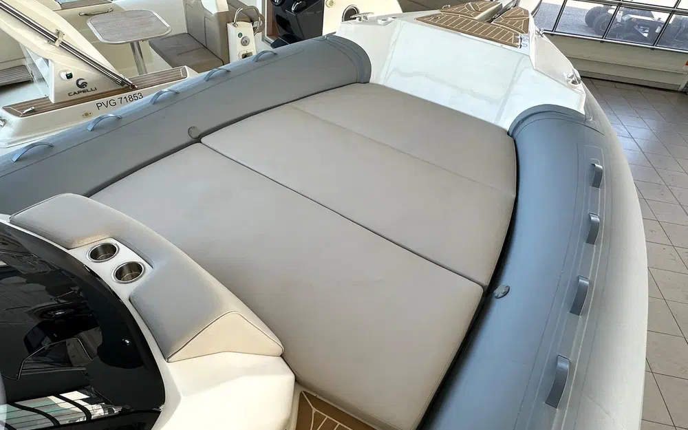 slider 9 Capelli Tempest 1000