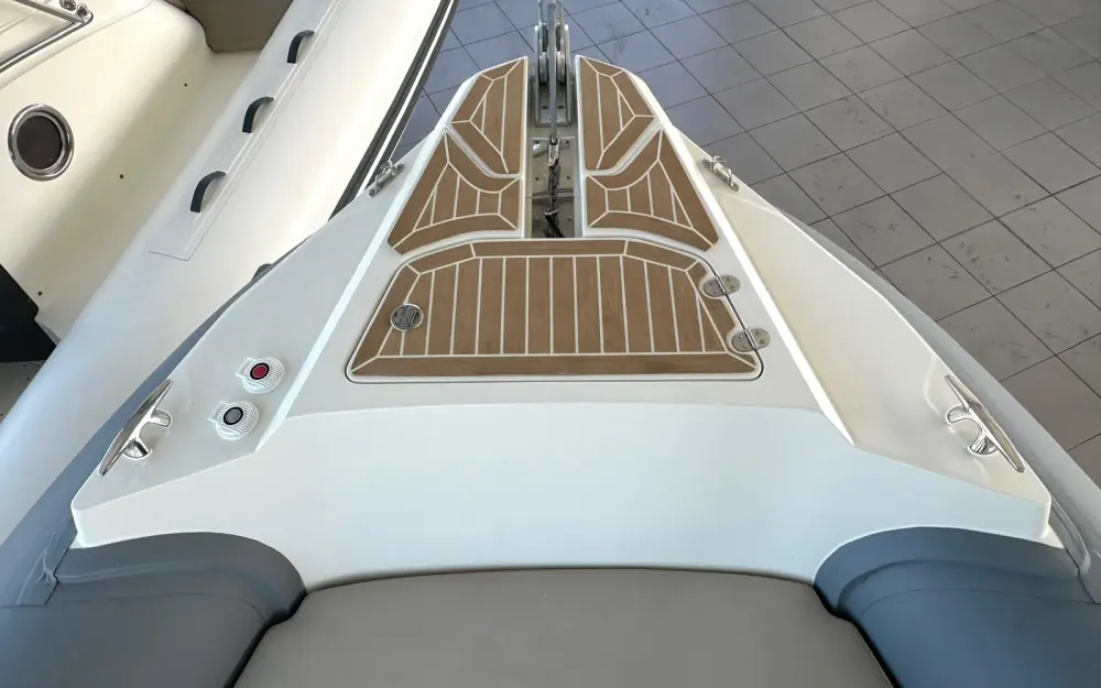 slider 11 Capelli Tempest 1000 Open