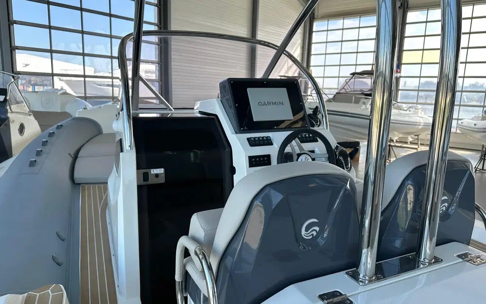 slider 6 Capelli Tempest 1000