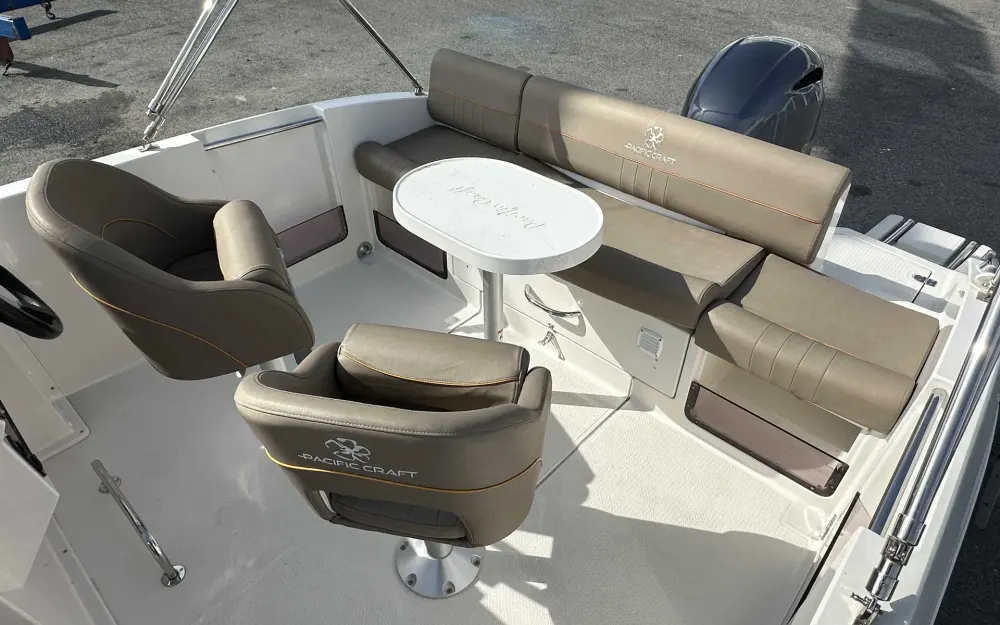 slider 2 Pacific Craft  630 SC