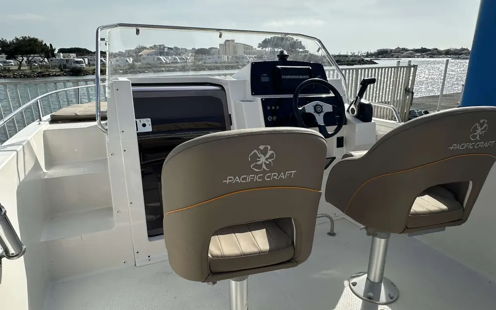 slider 3 Pacific Craft  630 SC