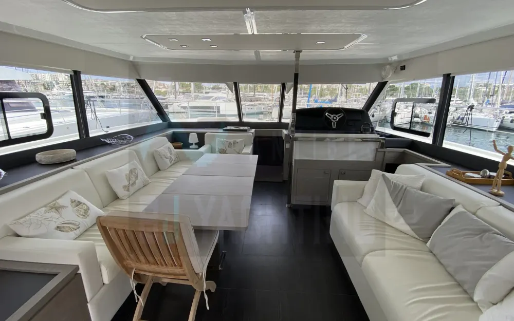 slider 18 Fountaine Pajot My 6