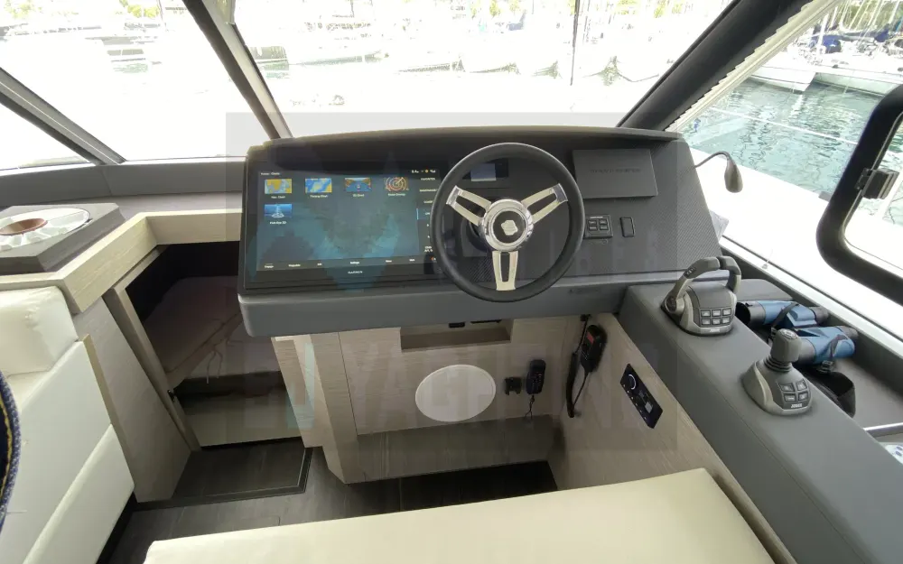 slider 19 Fountaine Pajot My 6
