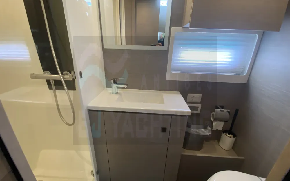 slider 24 Fountaine Pajot My 6