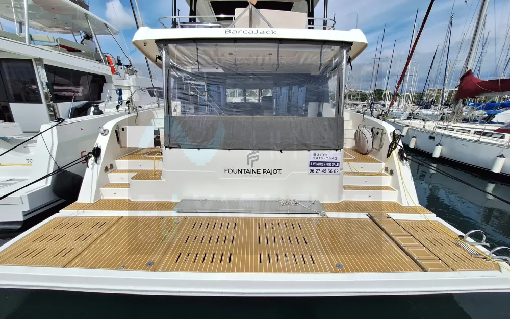 slider 2 Fountaine Pajot My 6