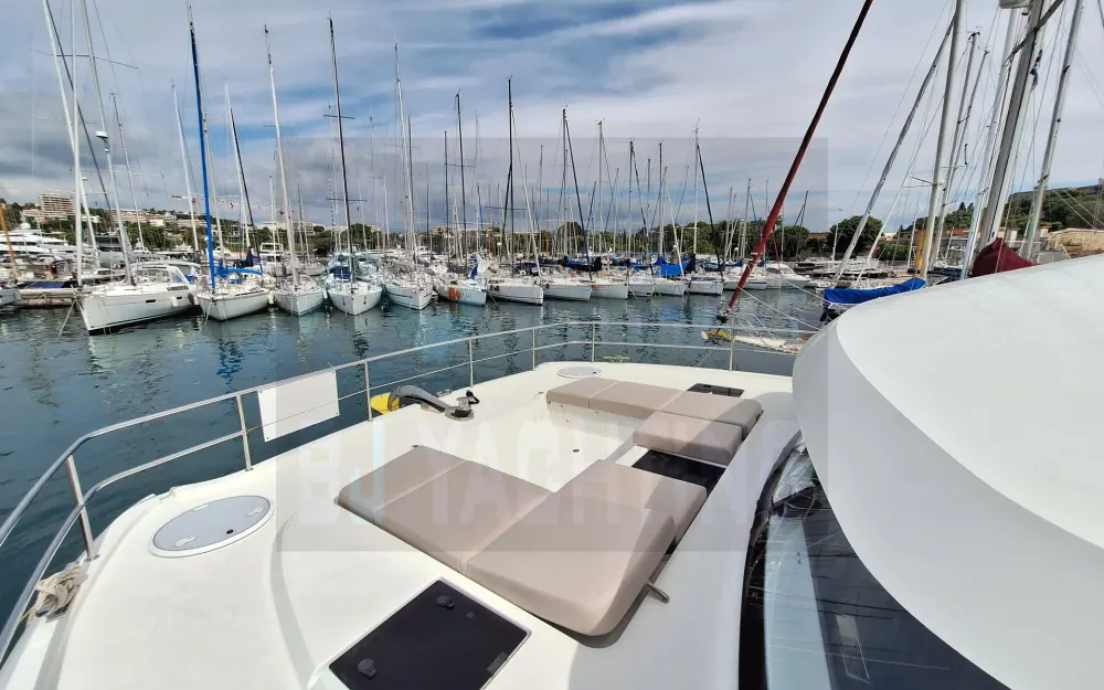 slider 4 Fountaine Pajot My 6