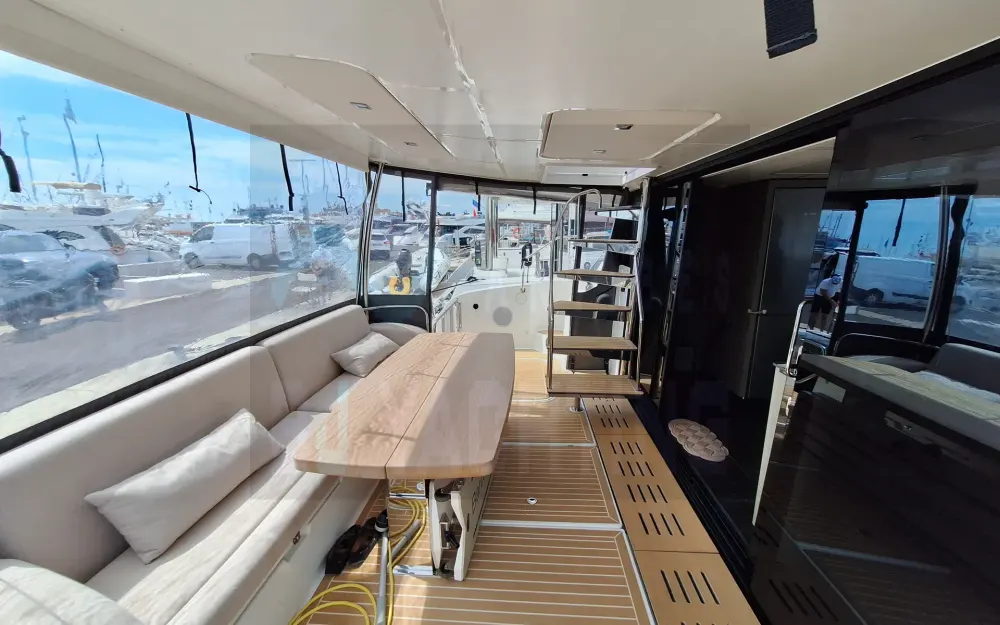 slider 7 Fountaine Pajot My 6