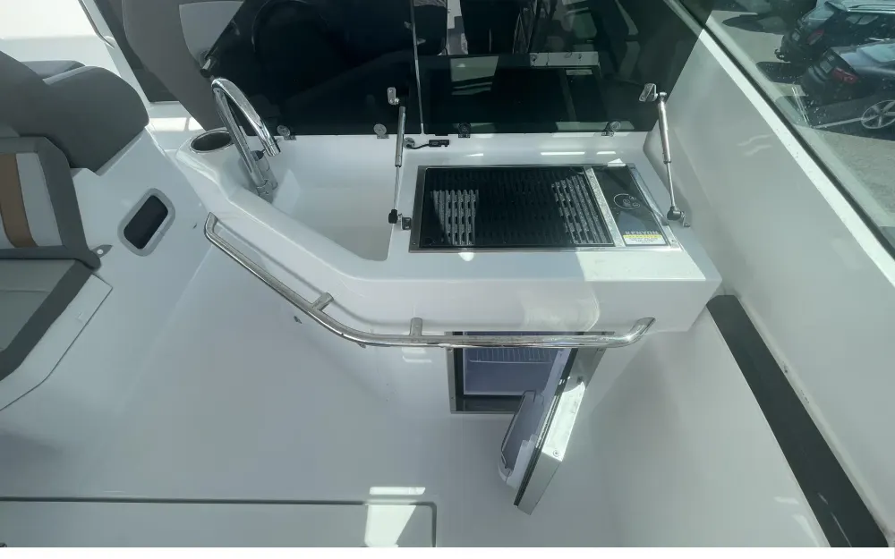 slider 9 Beneteau Gran Turismo 32
