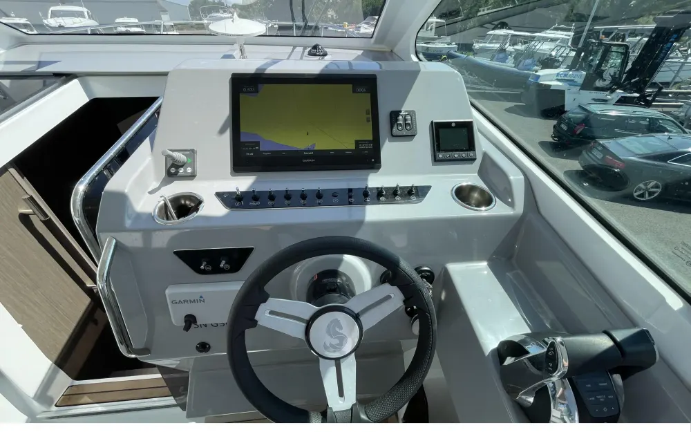 slider 10 Beneteau Gran Turismo 32