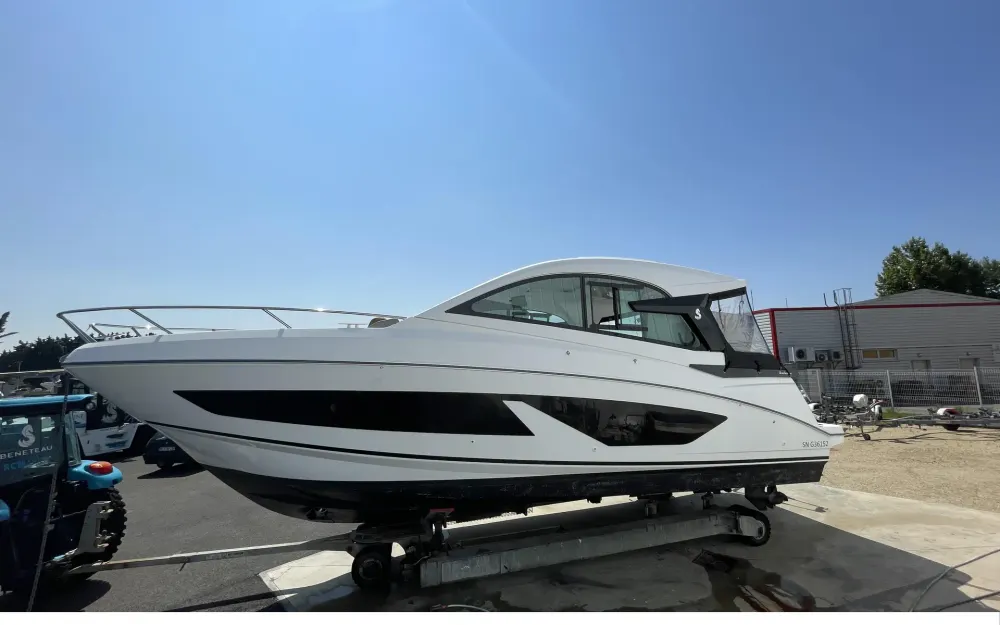 slider 13 Beneteau Gran Turismo 32