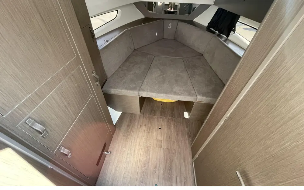 slider 14 Beneteau Gran Turismo 32