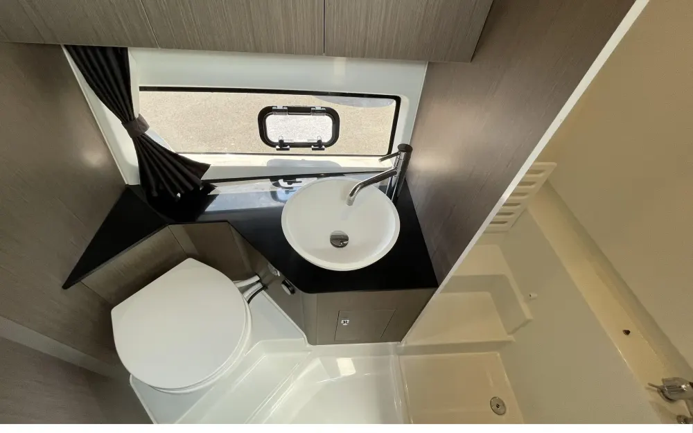 slider 17 Beneteau Gran Turismo 32