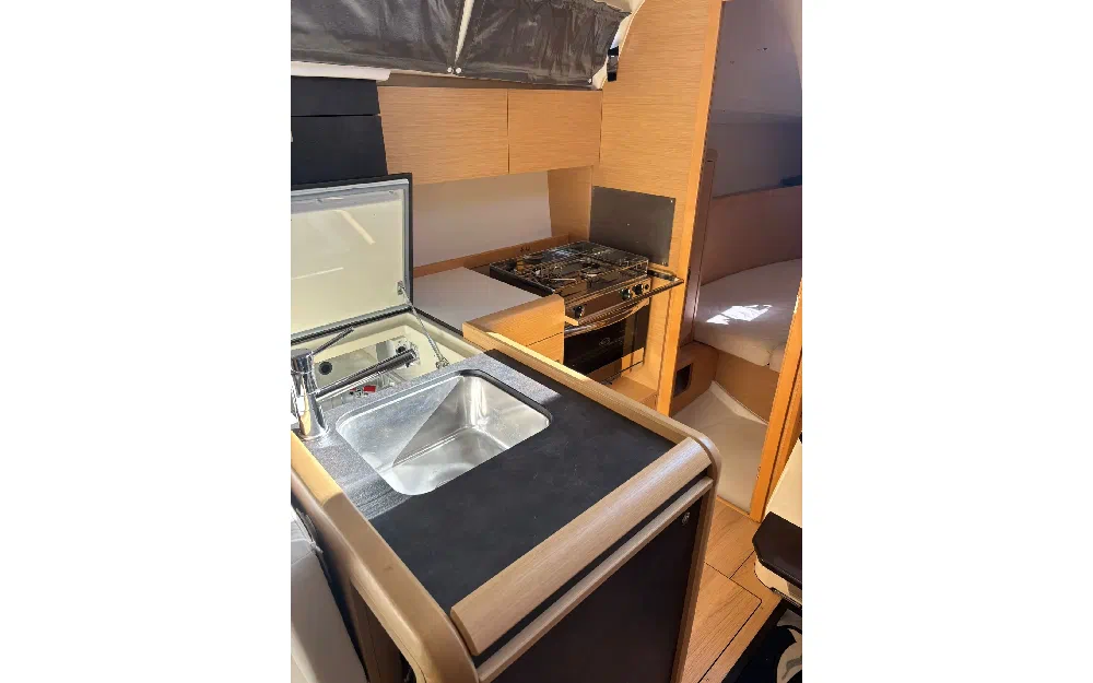 slider 4 Jeanneau Sun Odyssey 349