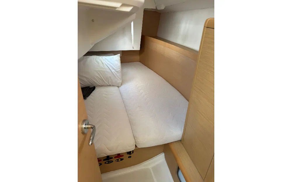 slider 5 Jeanneau Sun Odyssey 349