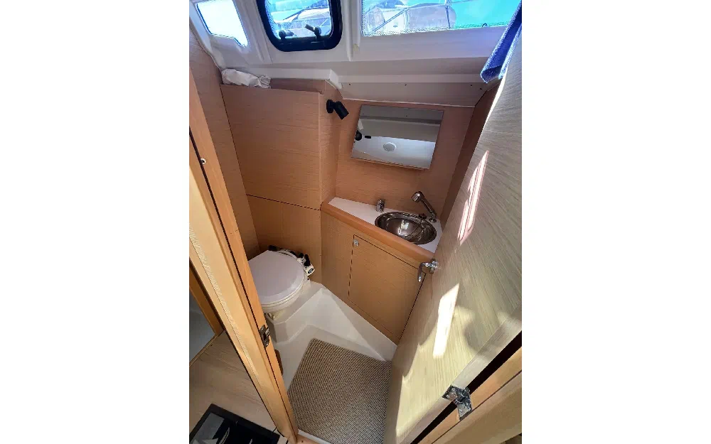 slider 6 Jeanneau Sun Odyssey 349