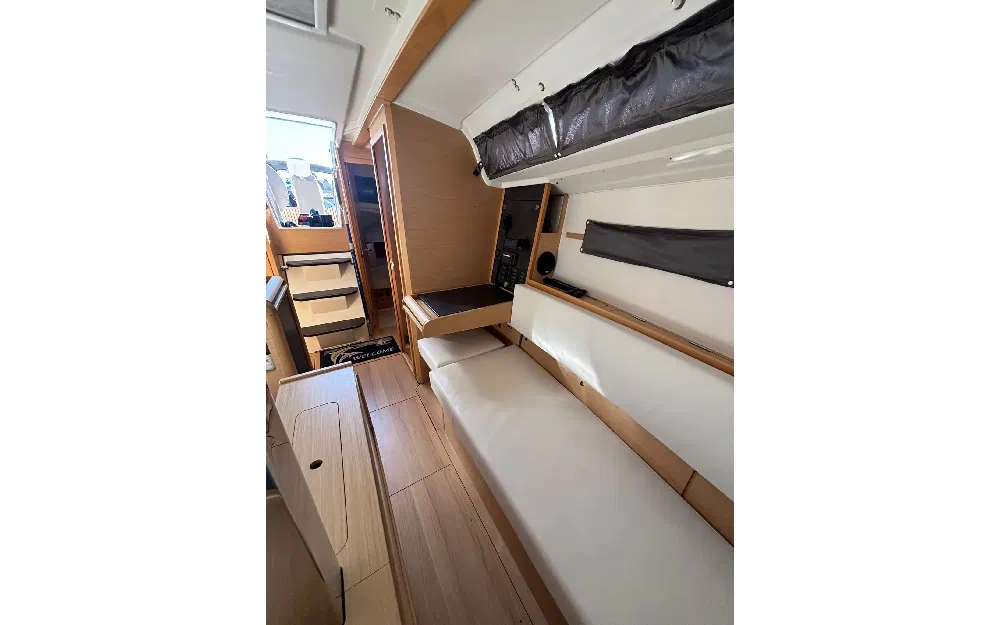 slider 7 Jeanneau Sun Odyssey 349