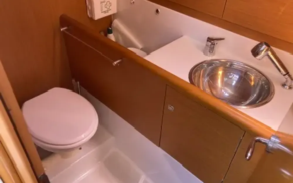slider 37 Jeanneau Sun Odyssey 33 i