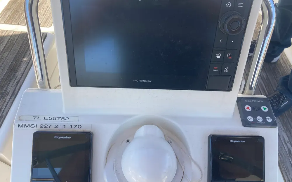 slider 12 Jeanneau Sun Odyssey 33 i