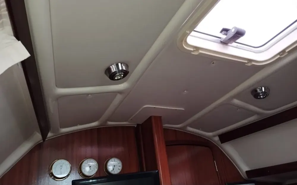 slider 6 Bavaria  32 Cruiser
