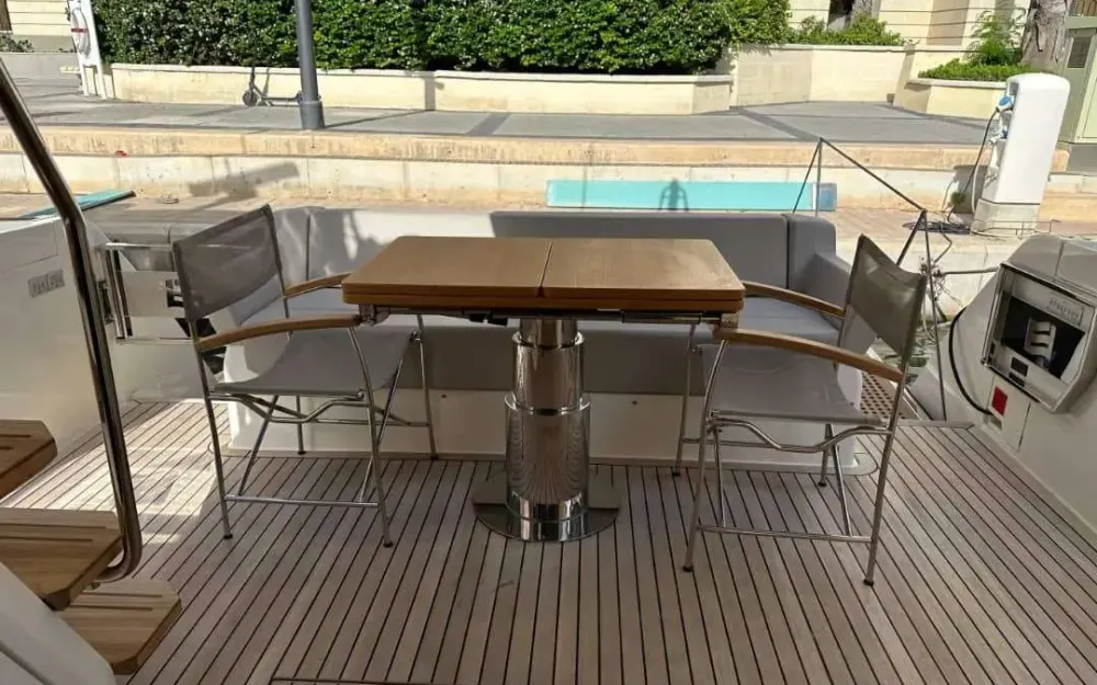 slider 5 Ferretti  500