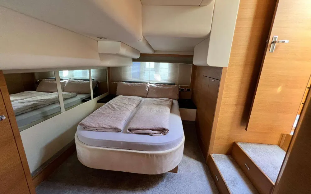 slider 18 Fairline Phantom 48