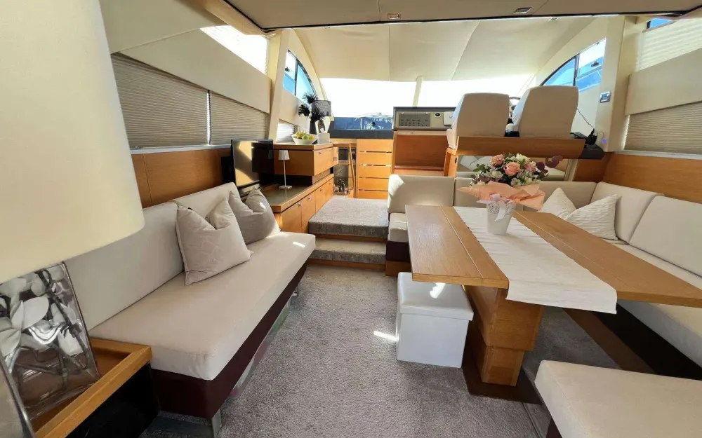 slider 1 Fairline Phantom 48