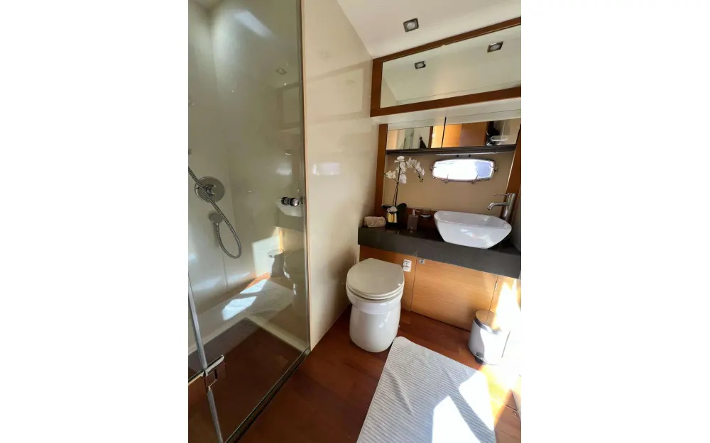 slider 19 Fairline Phantom 48