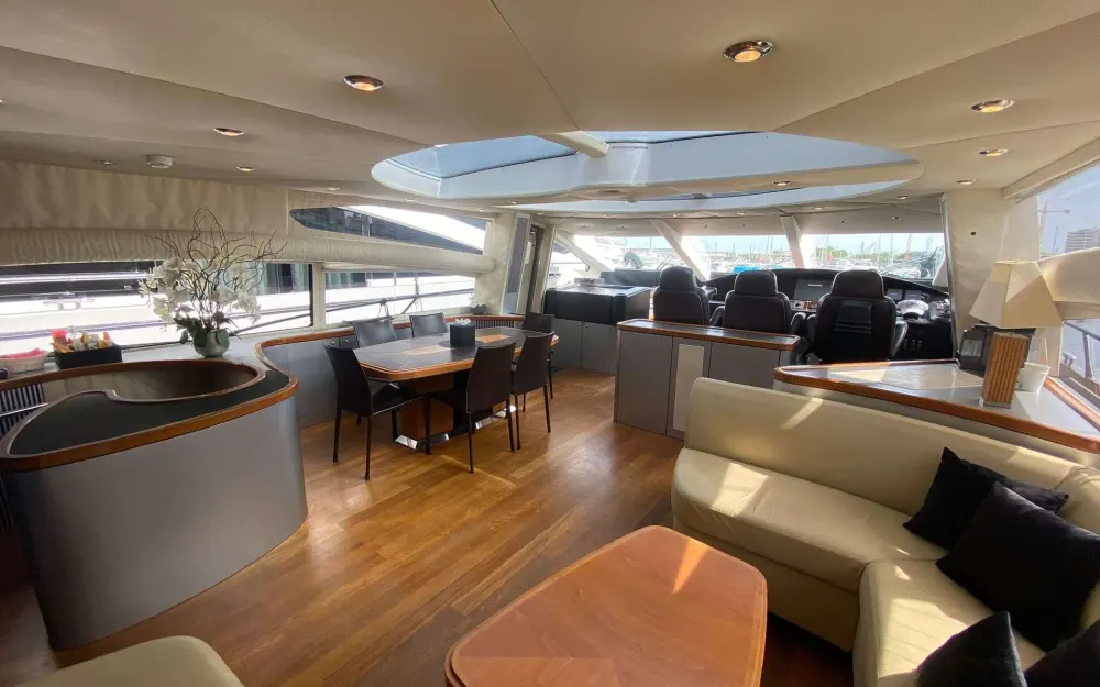 slider 1 Sunseeker Predator 82