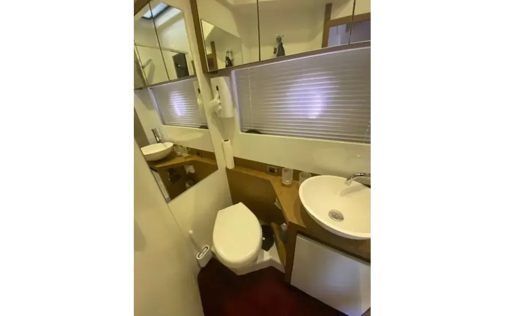 slider 12 Beneteau Gran Turismo 49