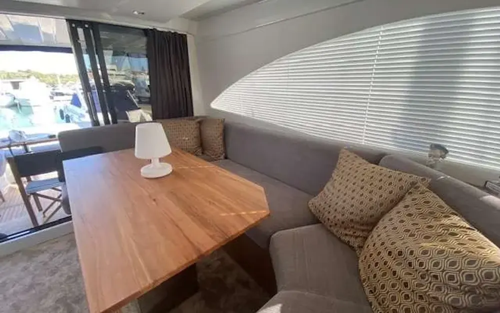 slider 13 Beneteau Gran Turismo 49