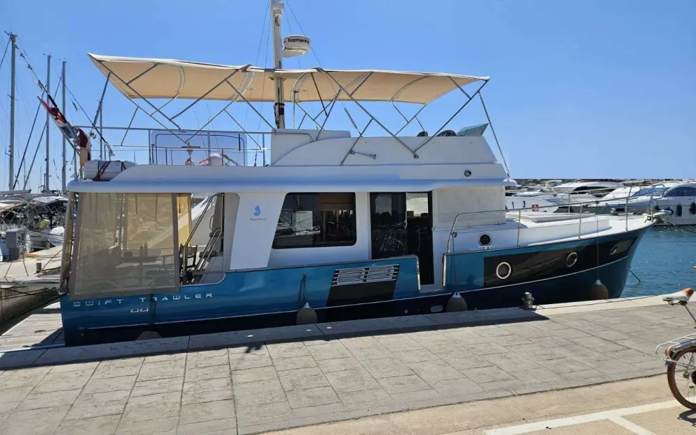 slider 0 Beneteau Swift Trawler 44