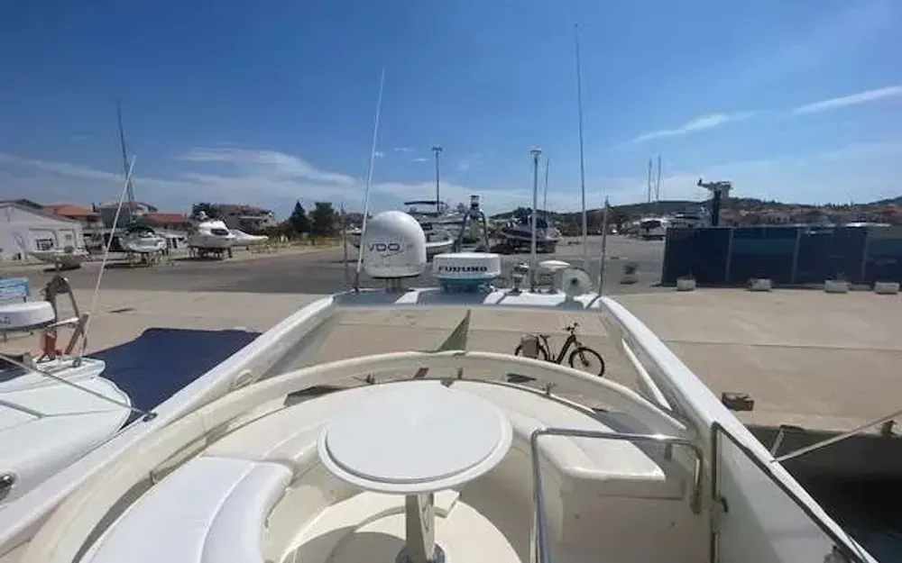 slider 7 Ferretti  530