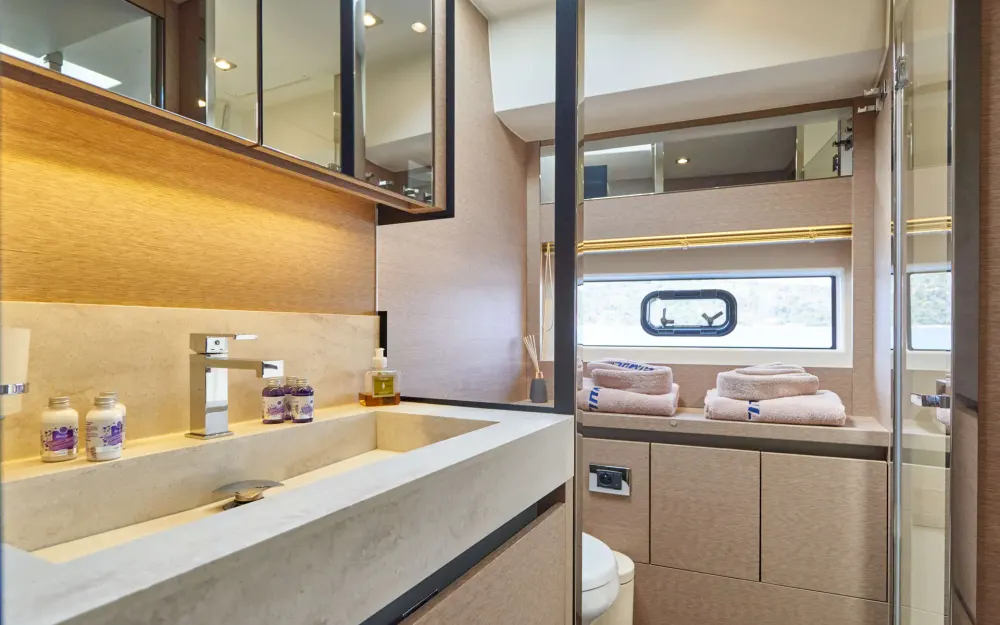slider 17 Jeanneau Prestige 630