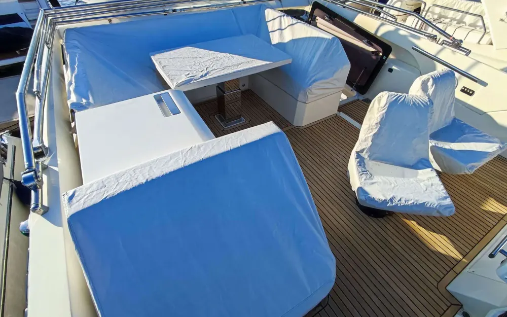 slider 1 Jeanneau Prestige 630