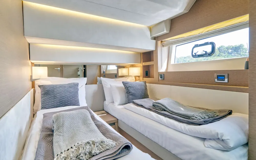 slider 24 Jeanneau Prestige 630