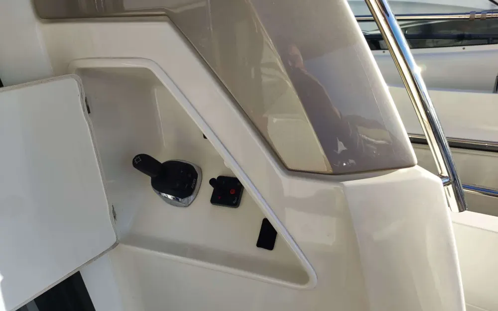 slider 2 Jeanneau Prestige 630