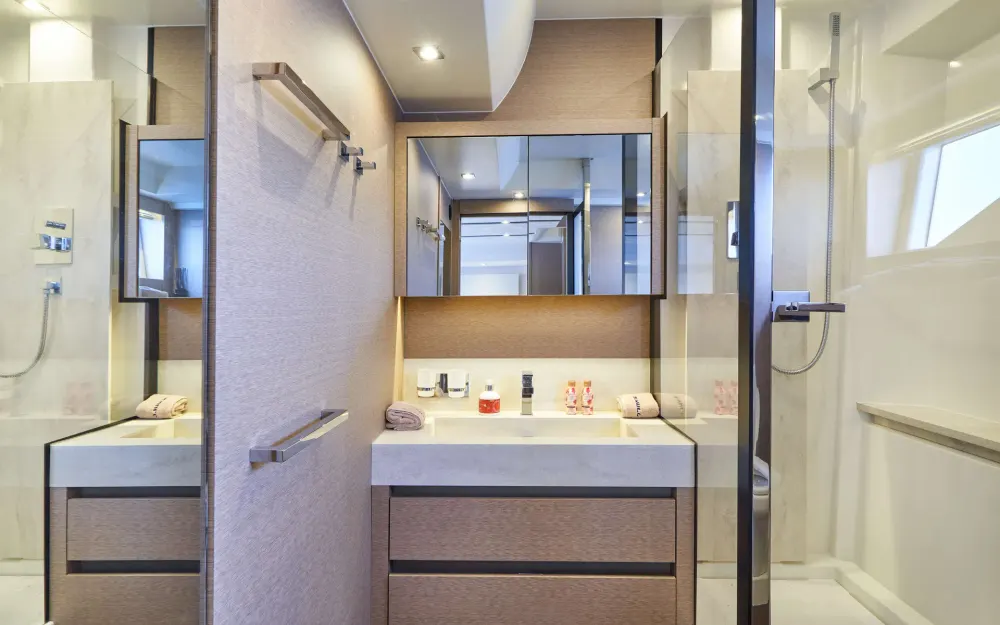 slider 8 Jeanneau Prestige 630