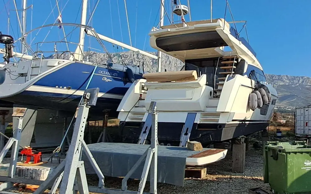 slider 7 Ferretti  500