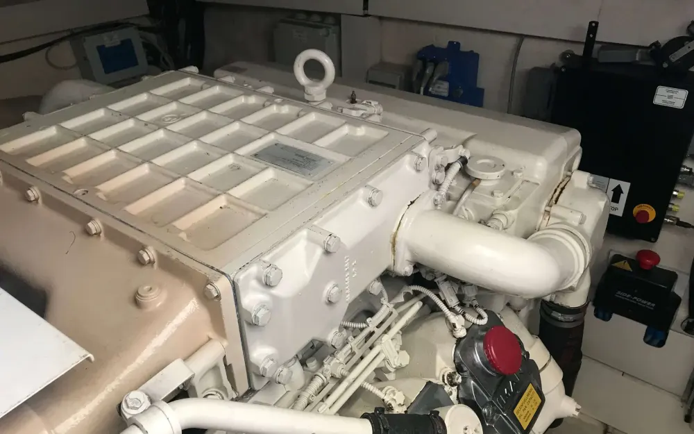 slider 9 Ferretti  592