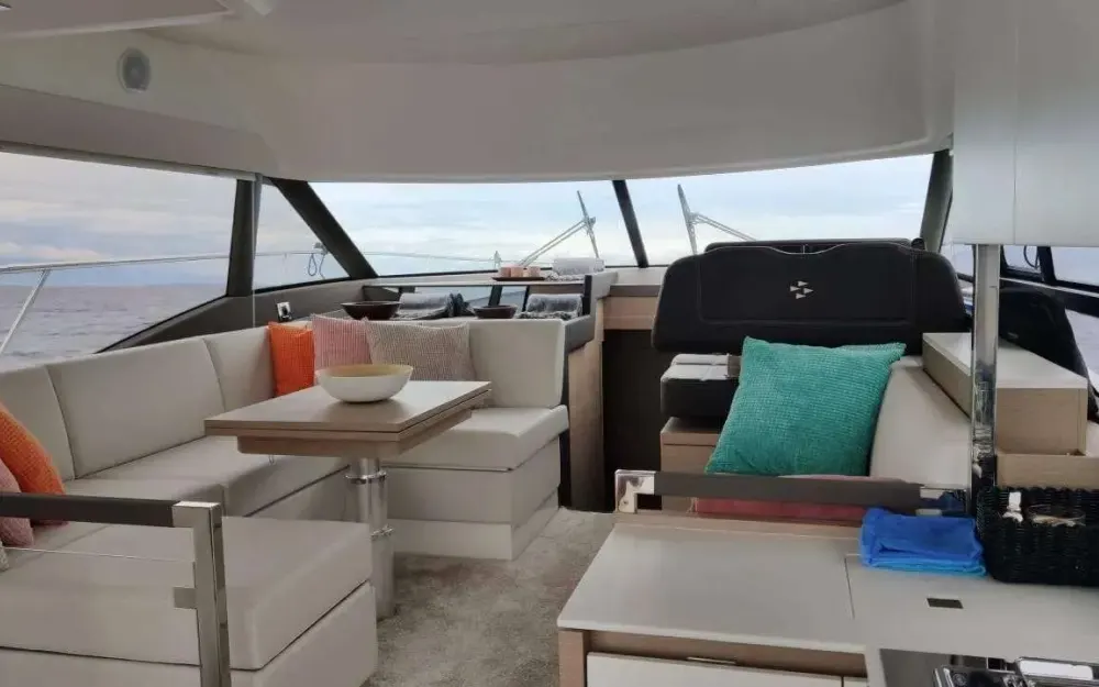 slider 9 Jeanneau Prestige 460 Fly