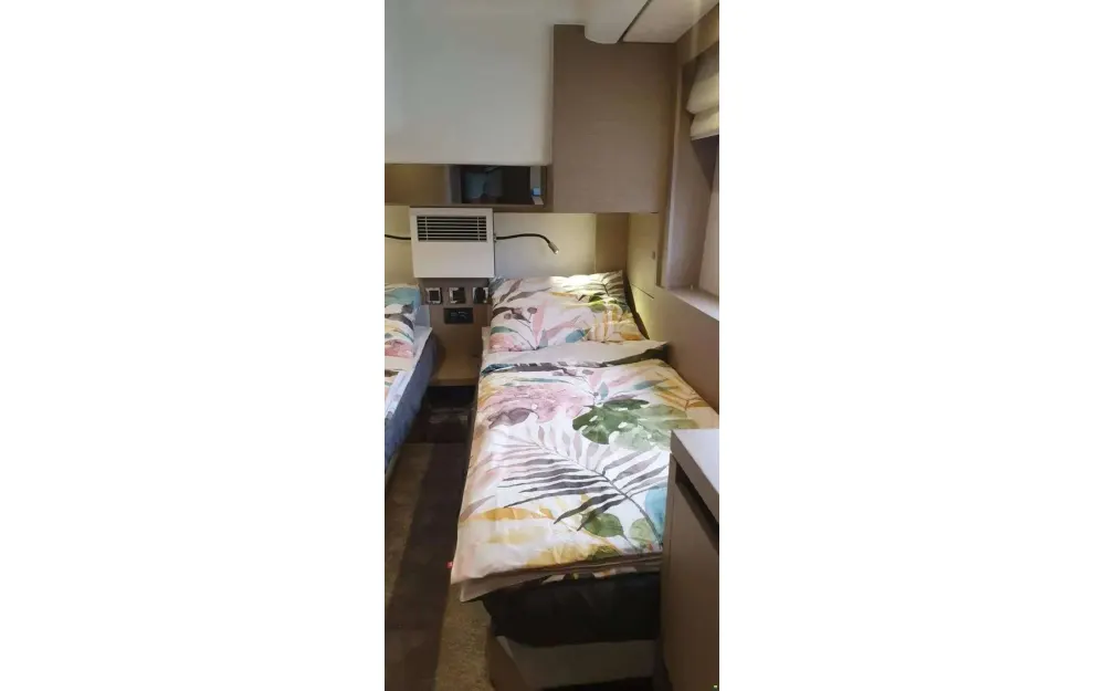 slider 1 Jeanneau Prestige 460 Fly