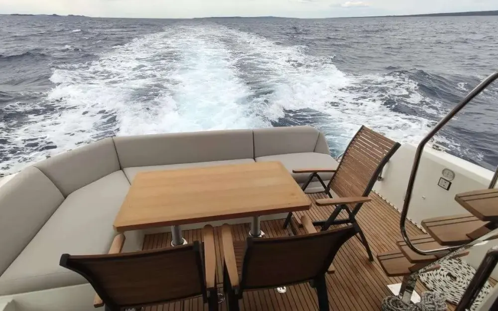 slider 5 Jeanneau Prestige 460 Fly