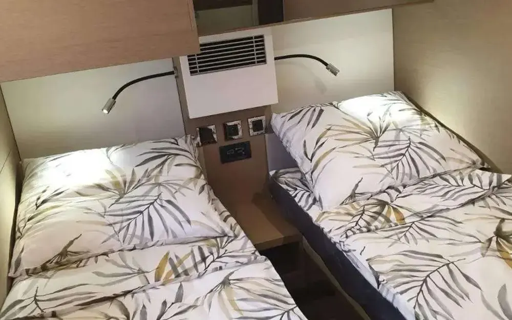 slider 8 Jeanneau Prestige 460 Fly